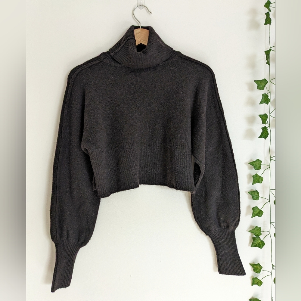Urban Outfitters Cropped Sweater